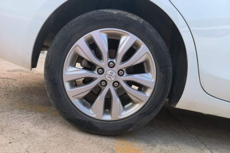 Used Buick GT 2021 Revised Version Flagship 1.5L Automatic Elite Edition Right Rear Wheel Hub