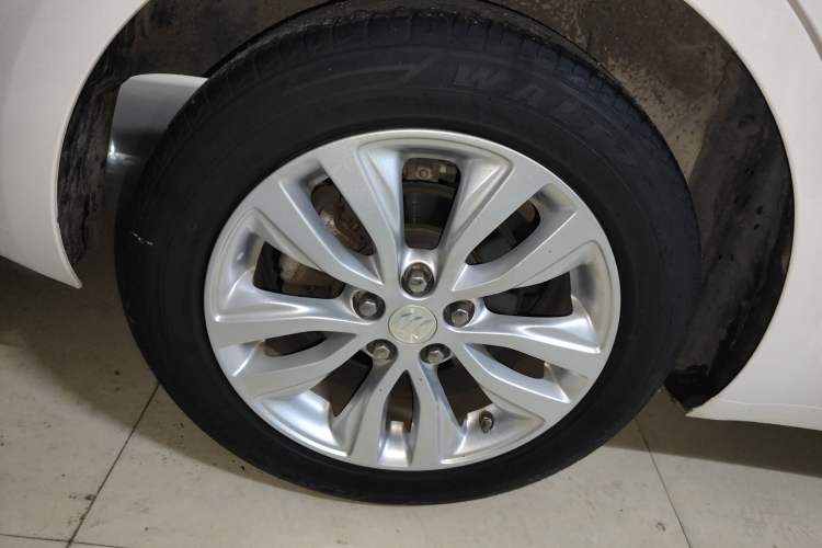 Used Buick GT 2021 Revised Version Flagship 1.5L Automatic Elite Edition Right Rear Wheel Hub