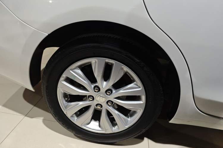 Used Buick GT 2021 Revised Version Flagship 1.5L Automatic Elite Edition Right Rear Wheel Hub