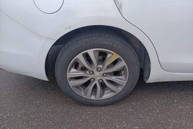 Used Buick GT 2021 Revised Version 1.3T Automatic Mild Hybrid Elite Edition Right Rear Wheel Hub