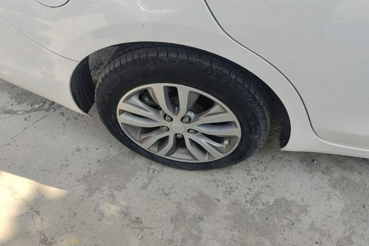Used Buick GT 2021 1.3T Automatic Mild Hybrid Elite Version Right Rear Wheel Hub