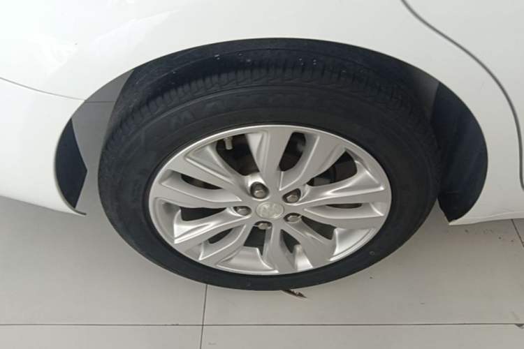 Used Buick GT 2021 Revised Version Flagship 1.5L Automatic Elite Edition Right Rear Wheel Hub
