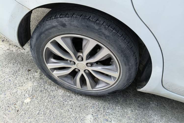 Used Buick GT 2021 Revised Version 1.3T Automatic Mild Hybrid Elite Edition Right Rear Wheel Hub