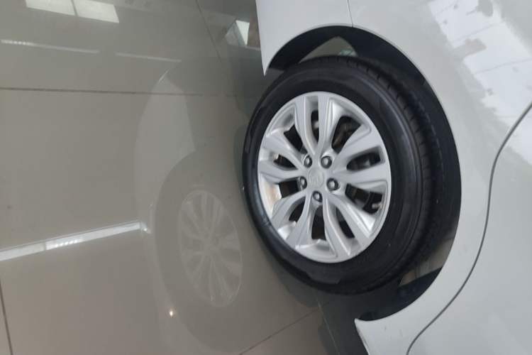 Used Buick GT 2021 Revised Version Flagship 1.5L Automatic Elite Edition Right Rear Wheel Hub