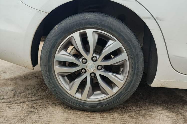 Used Buick GT 2021 1.3T Automatic Mild Hybrid Elite Version Right Rear Wheel Hub