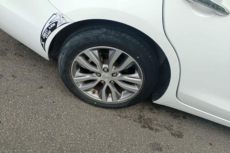 Used Buick GT 2021 Revised Version 1.3T Automatic Mild Hybrid Elite Edition Right Rear Wheel Hub