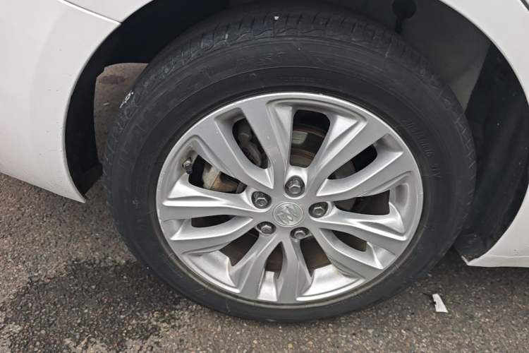 Used Buick GT 2021 Revised Version Flagship 1.5L Automatic Elite Edition Right Rear Wheel Hub