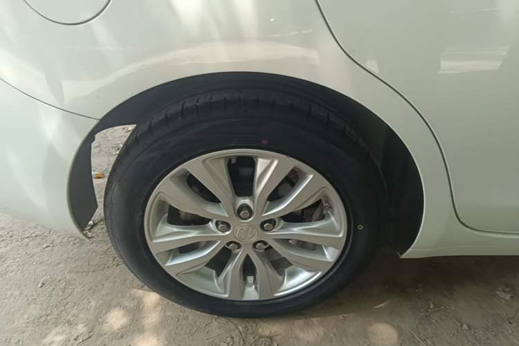 Used Buick GT 2021 Revised Version Flagship 1.5L Automatic Elite Edition Right Rear Wheel Hub