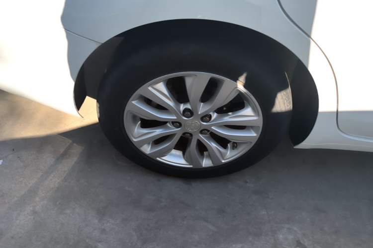Used Buick GT 2021 Revised Version Flagship 1.5L Automatic Elite Edition Right Rear Wheel Hub
