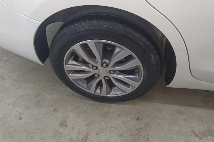 Used Buick GT 2021 Revised Version 1.3T Automatic Mild Hybrid Advanced Edition Right Rear Wheel Hub