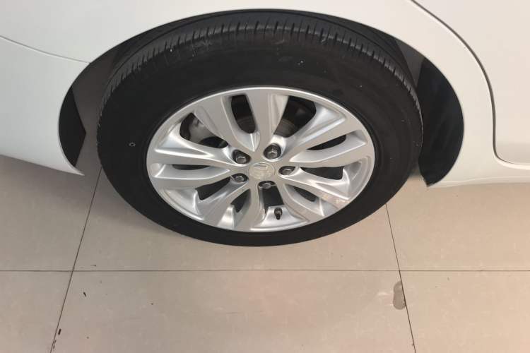 Used Buick GT 2021 Exemplar 1.5L Automatic Elite Version Right Rear Wheel Hub
