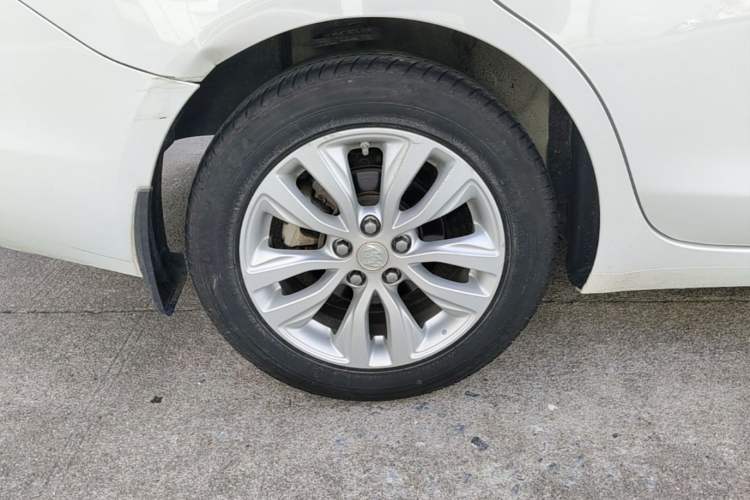 Used Buick GT 2021 Revised Version Flagship 1.5L Automatic Elite Edition Right Rear Wheel Hub