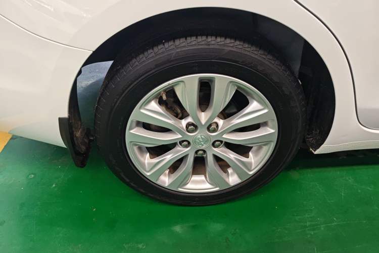 Used Buick GT 2021 Revised Version Flagship 1.5L Automatic Elite Edition Right Rear Wheel Hub