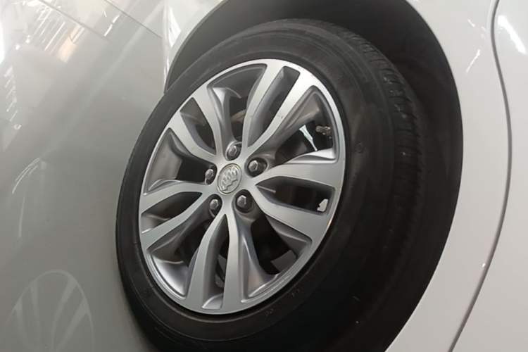 Used Buick GT 2021 Revised Version 1.3T Automatic Mild Hybrid Elite Edition Right Rear Wheel Hub