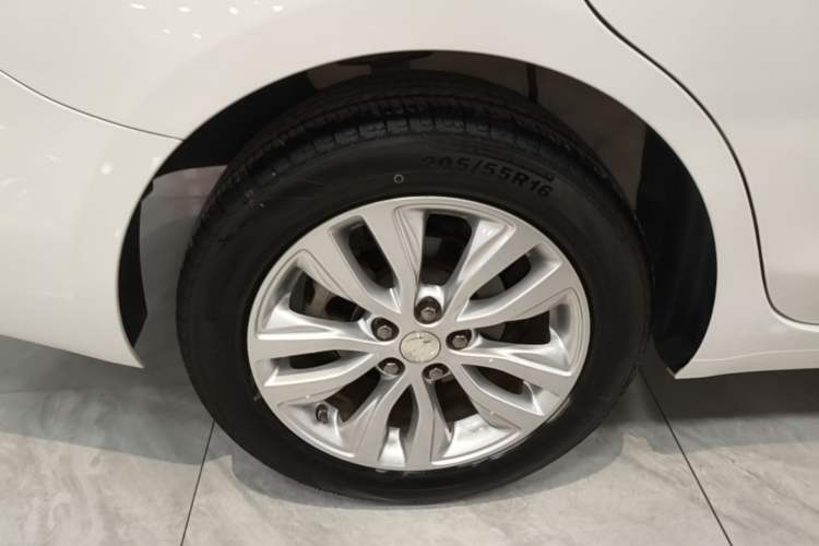 Used Buick GT 2021 Revised Version Flagship 1.5L Automatic Elite Edition Right Rear Wheel Hub