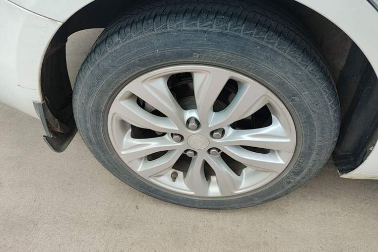 Used Buick GT 2021 Exemplar 1.5L Automatic Elite Version Right Rear Wheel Hub