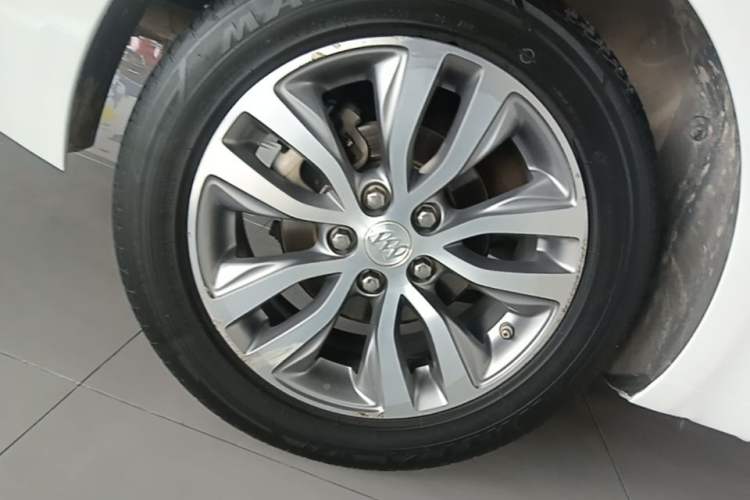 Used Buick GT 2021 1.3T Automatic Mild Hybrid Elite Version Right Rear Wheel Hub
