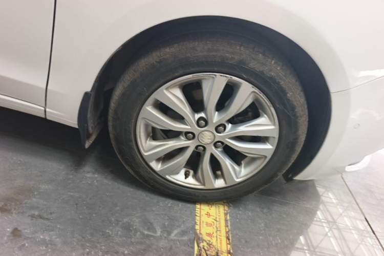 Used Buick GT 2021 Revised Version Flagship 1.5L Automatic Elite Edition Right Rear Wheel Hub