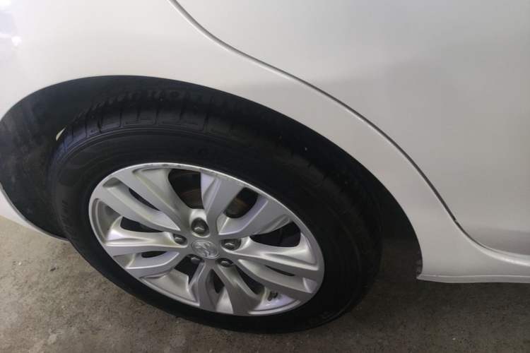 Used Buick GT 2021 Exemplar 1.5L Automatic Elite Version Right Rear Wheel Hub