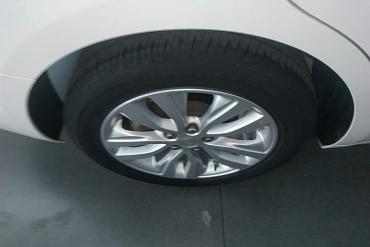 Used Buick GT 2021 Revised Version Flagship 1.5L Automatic Elite Edition Right Rear Wheel Hub