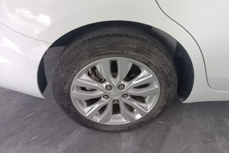 Used Buick GT 2021 Exemplar 1.5L Automatic Elite Version Right Rear Wheel Hub