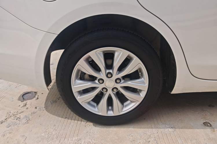 Used Buick GT 2021 Exemplar 1.5L Automatic Elite Version Right Rear Wheel Hub