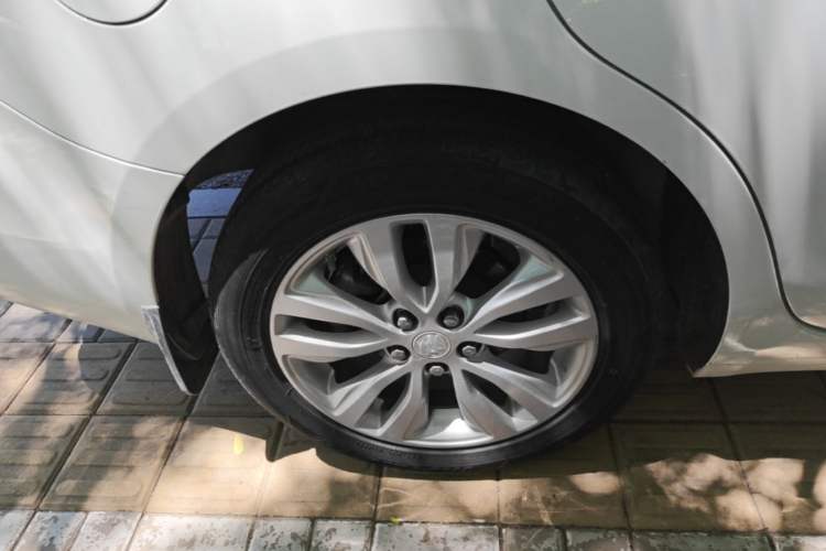 Used Buick GT 2021 Exemplar 1.5L Automatic Elite Version Right Rear Wheel Hub