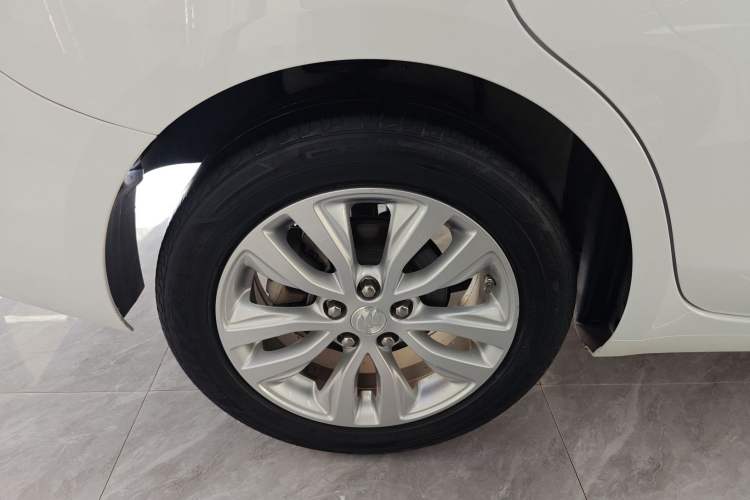 Used Buick GT 2021 Revised Version Flagship 1.5L Automatic Elite Edition Right Rear Wheel Hub