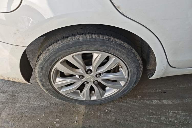 Used Buick GT 2021 Revised Version Flagship 1.5L Automatic Elite Edition Right Rear Wheel Hub