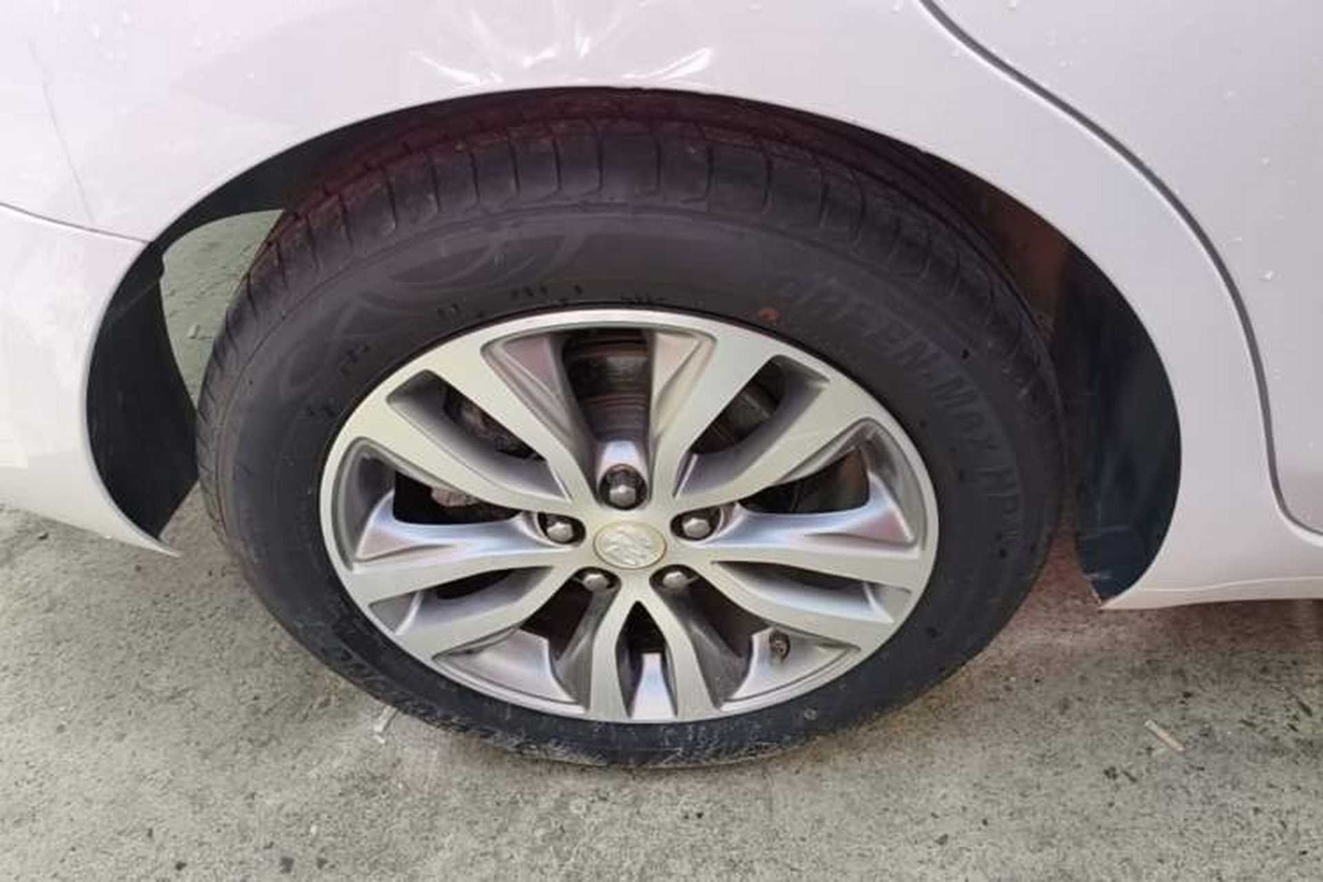 Used Buick GT 2021 1.3T Automatic Mild Hybrid Elite Version Right Rear Wheel Hub