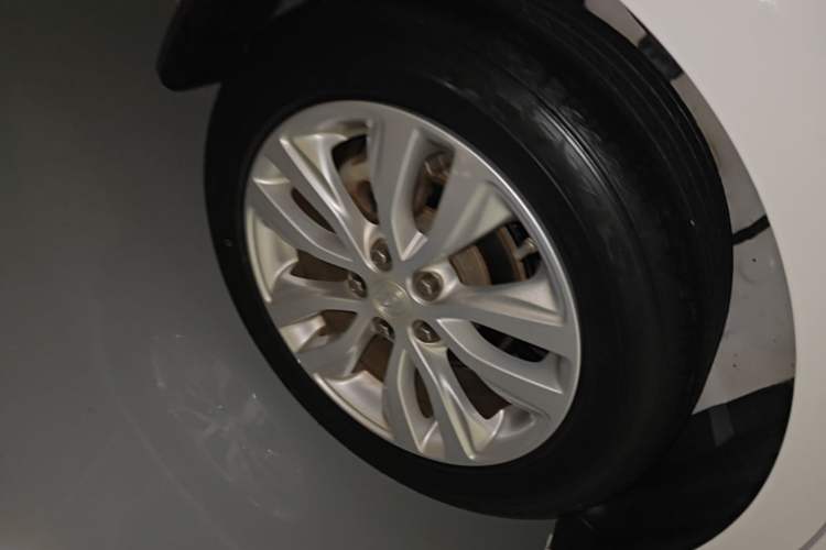 Used Buick GT 2021 Revised Version Flagship 1.5L Automatic Elite Edition Right Rear Wheel Hub