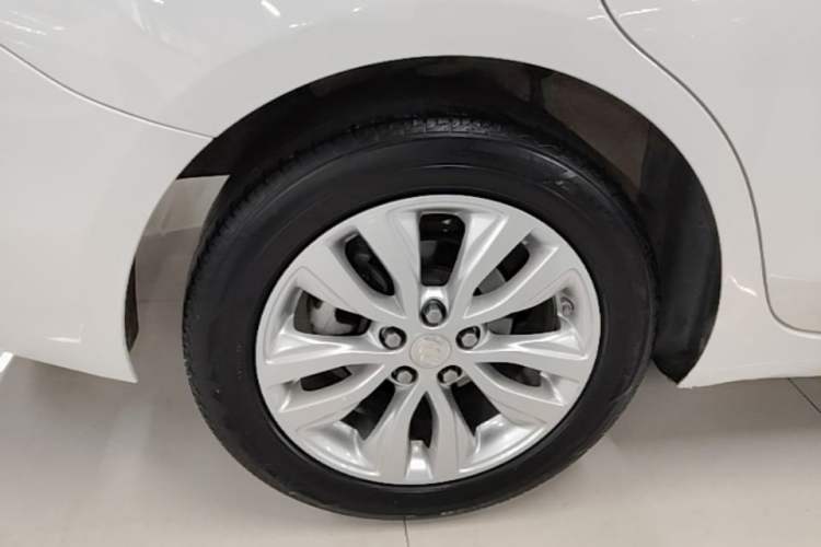 Used Buick GT 2021 Revised Version Flagship 1.5L Automatic Elite Edition Right Rear Wheel Hub