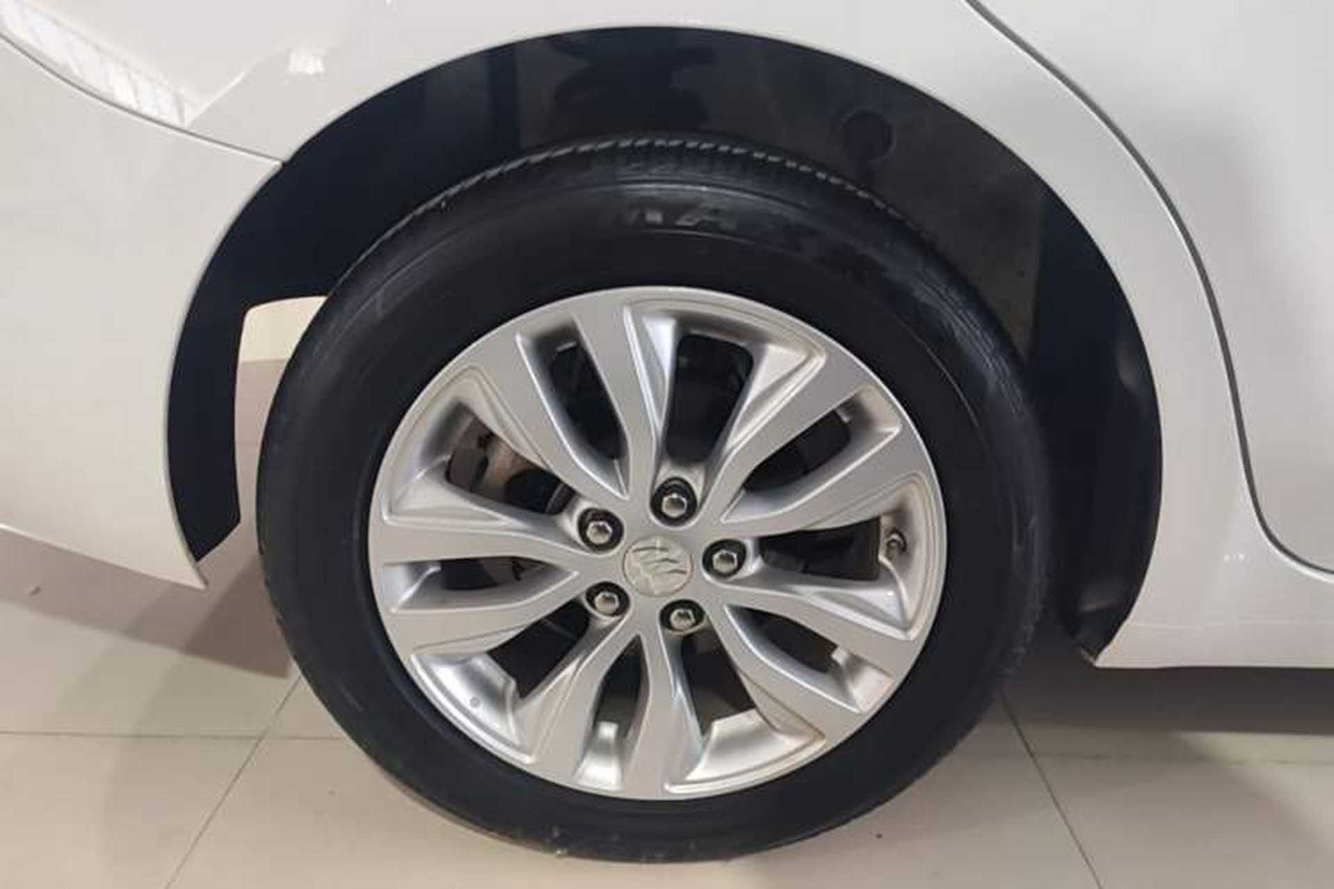 Used Buick GT 2021 Revised Version Flagship 1.5L Automatic Entry-Level Trim Right Rear Wheel Hub