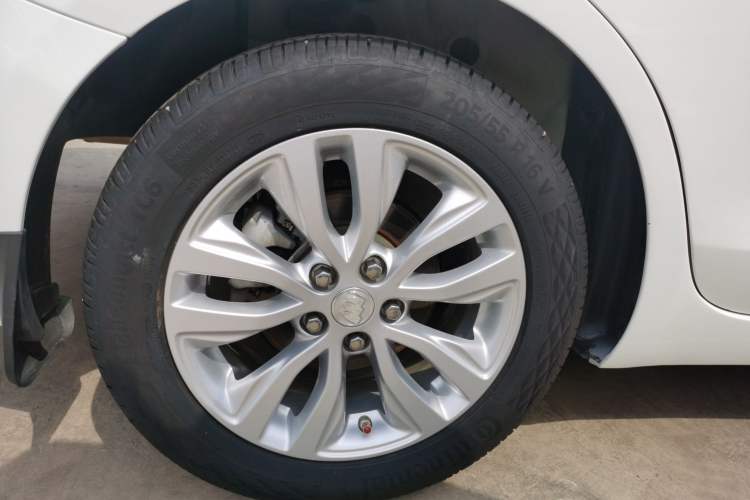 Used Buick GT 2021 Exemplar 1.5L Automatic Elite Version Right Rear Wheel Hub