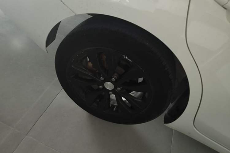 Used Buick GT 2021 Revised Version 1.3T Automatic Mild Hybrid Elite Edition Right Rear Wheel Hub