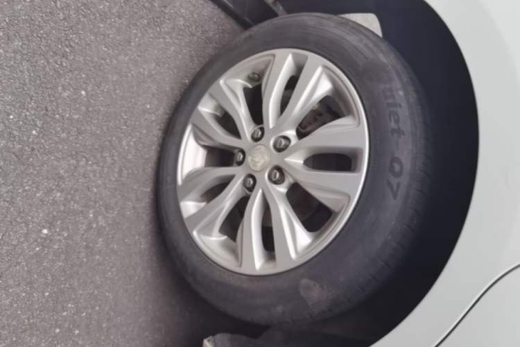 Used Buick GT 2021 Revised Version Flagship 1.5L Automatic Elite Edition Right Rear Wheel Hub