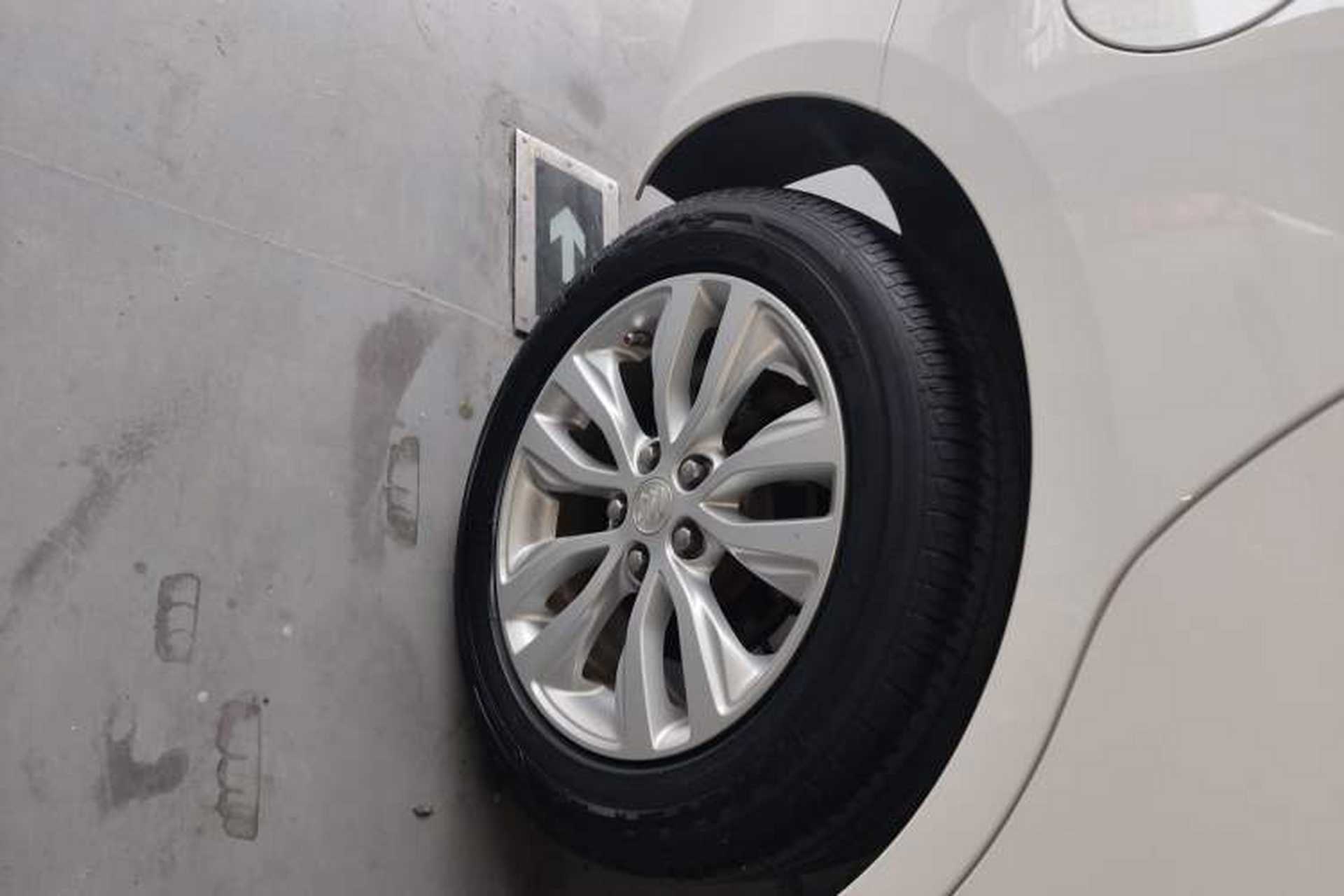 Used Buick GT 2021 Revised Version Flagship 1.5L Automatic Elite Edition Right Rear Wheel Hub