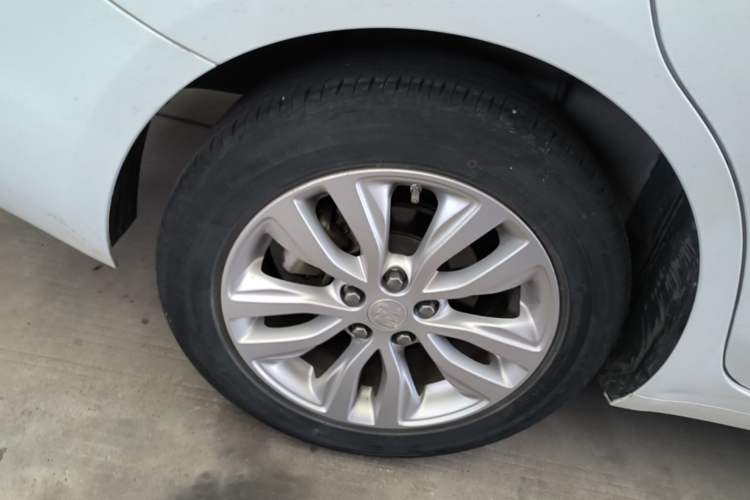 Used Buick GT 2021 Revised Version Flagship 1.5L Automatic Elite Edition Right Rear Wheel Hub
