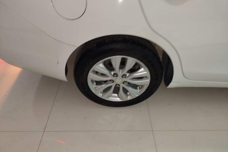 Used Buick GT 2021 Revised Version Flagship 1.5L Automatic Elite Edition Right Rear Wheel Hub
