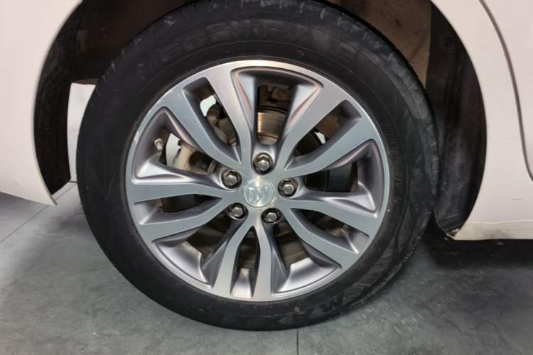 Used Buick GT 2021 Revised Version 1.3T Automatic Mild Hybrid Elite Edition Right Rear Wheel Hub