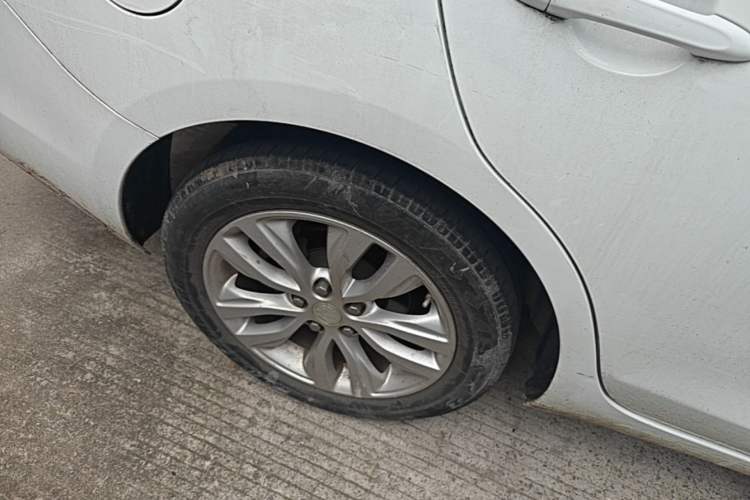 Used Buick GT 2021 Revised Version Flagship 1.5L Automatic Elite Edition Right Rear Wheel Hub