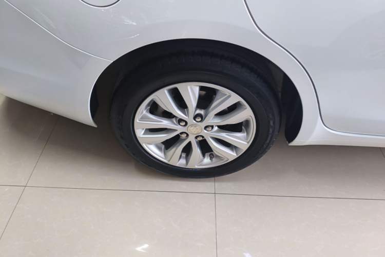 Used Buick GT 2021 Revised Version Flagship 1.5L Automatic Elite Edition Right Rear Wheel Hub