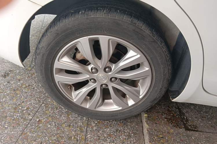 Used Buick GT 2021 Exemplar 1.5L Automatic Elite Version Right Rear Wheel Hub