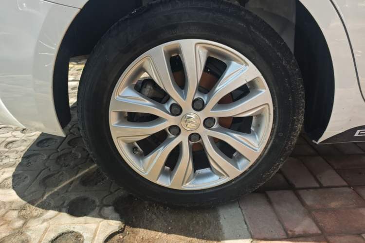 Used Buick GT 2021 Revised Version Flagship 1.5L Automatic Elite Edition Right Rear Wheel Hub