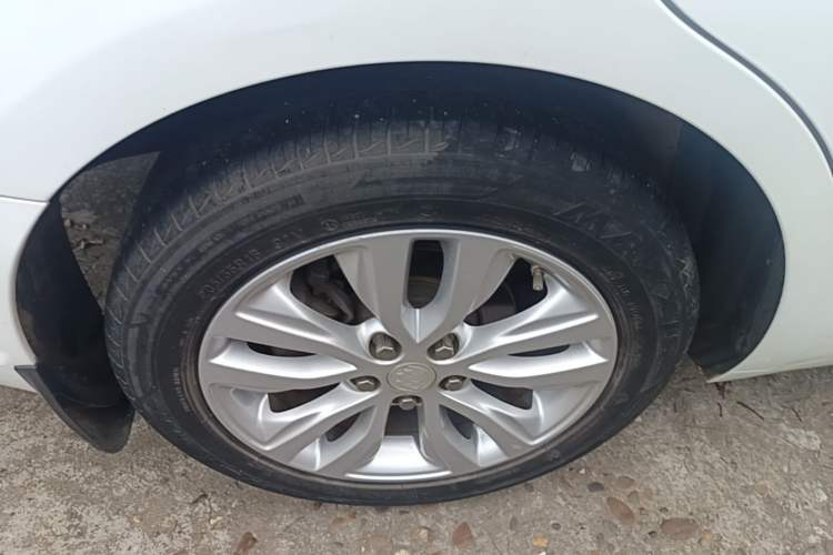 Used Buick GT 2021 1.3T Automatic Mild Hybrid Entry Model Right Rear Wheel Hub