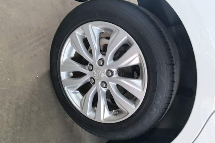 Used Buick GT 2021 Revised Version Flagship 1.5L Automatic Elite Edition Right Rear Wheel Hub