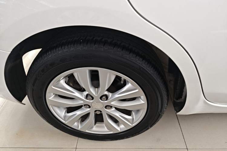 Used Buick GT 2021 Revised Version Flagship 1.5L Automatic Entry-Level Trim Right Rear Wheel Hub
