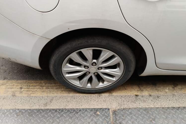 Used Buick GT 2021 Revised Version Flagship 1.5L Automatic Elite Edition Right Rear Wheel Hub