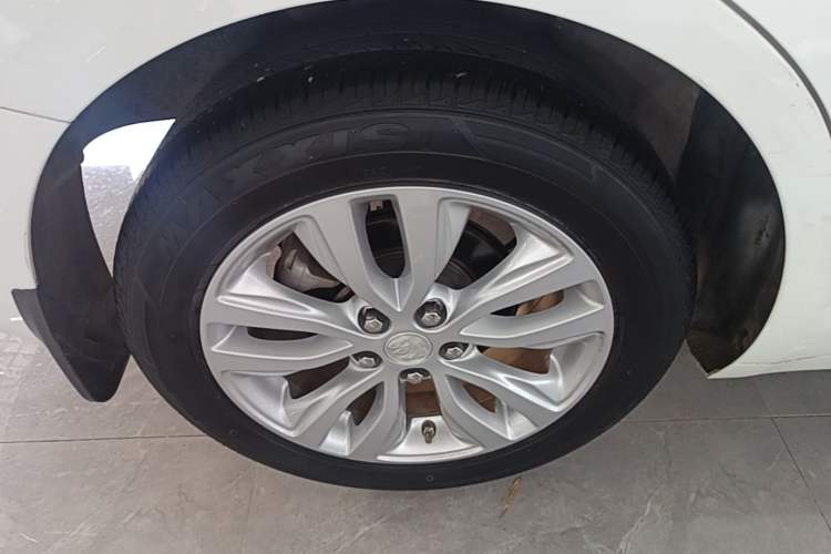 Used Buick GT 2021 Exemplar 1.5L Automatic Elite Version Right Rear Wheel Hub