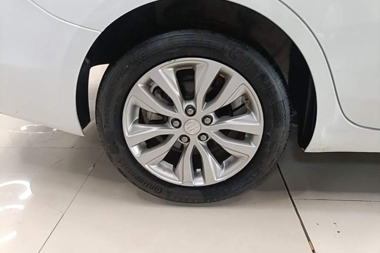 Used Buick GT 2021 1.3T Automatic Mild Hybrid Entry Model Right Rear Wheel Hub